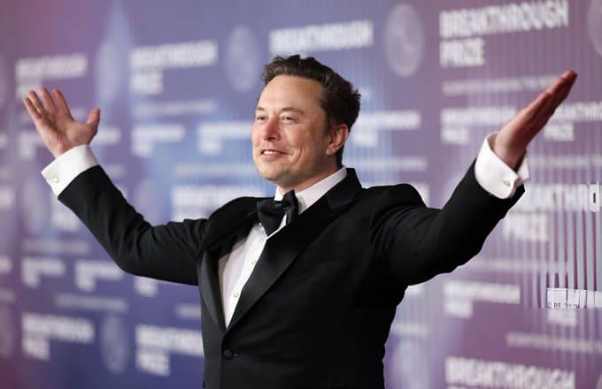 Saham SpaceX Meroket setelah Pendapatan Q3-2026 Tumbuh 161%, Musk Pertimbangkan Merger dengan Tesla