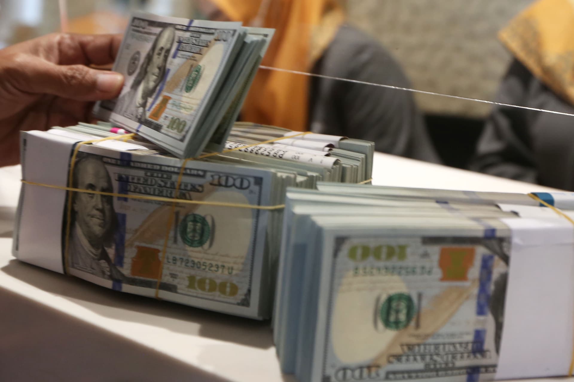 AS Ancam Sanksi Bank Tiongkok, Beijing Bangun Benteng Ketergantungan Dolar