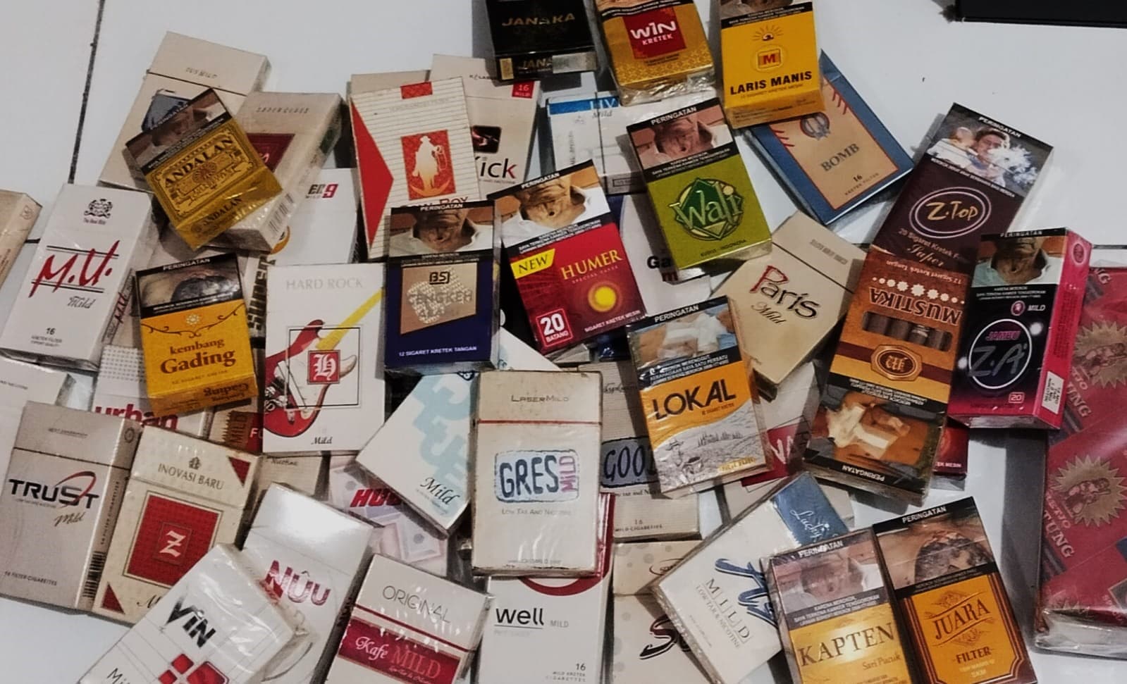 Penambahan Layer Cukai Rokok Menggantung