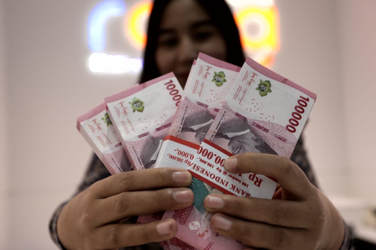 Rupiah Melemah ke Rp 17.873, Dolar AS dan Risiko Inflasi Membayangi