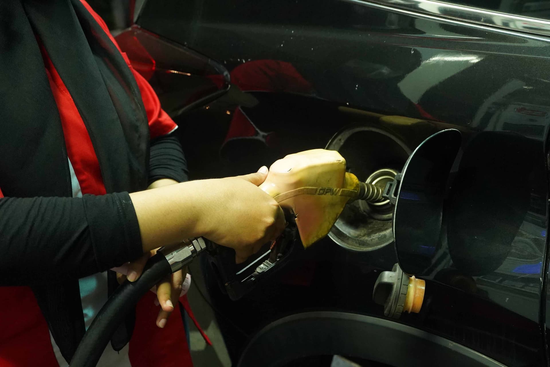 Warga Desil 9-10 Dilarang Beli Pertalite? Ini Kata Menko Airlangga
