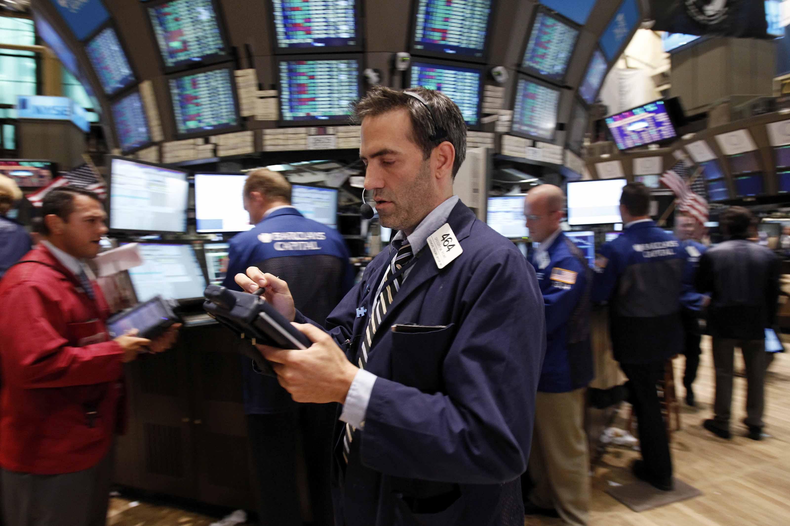 Wall Street Bergairah: Tiga Indeks Utama Cetak Rekor, S&P 500 Tembus Level 5.300