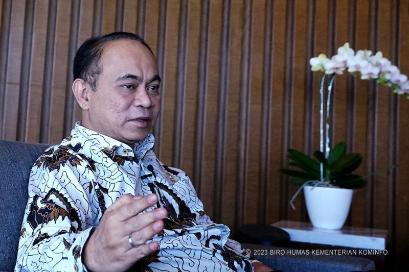 Inisial T Disebut Jadi Pengendali Judi Online, Menkominfo: Bukan Tommy Soeharto