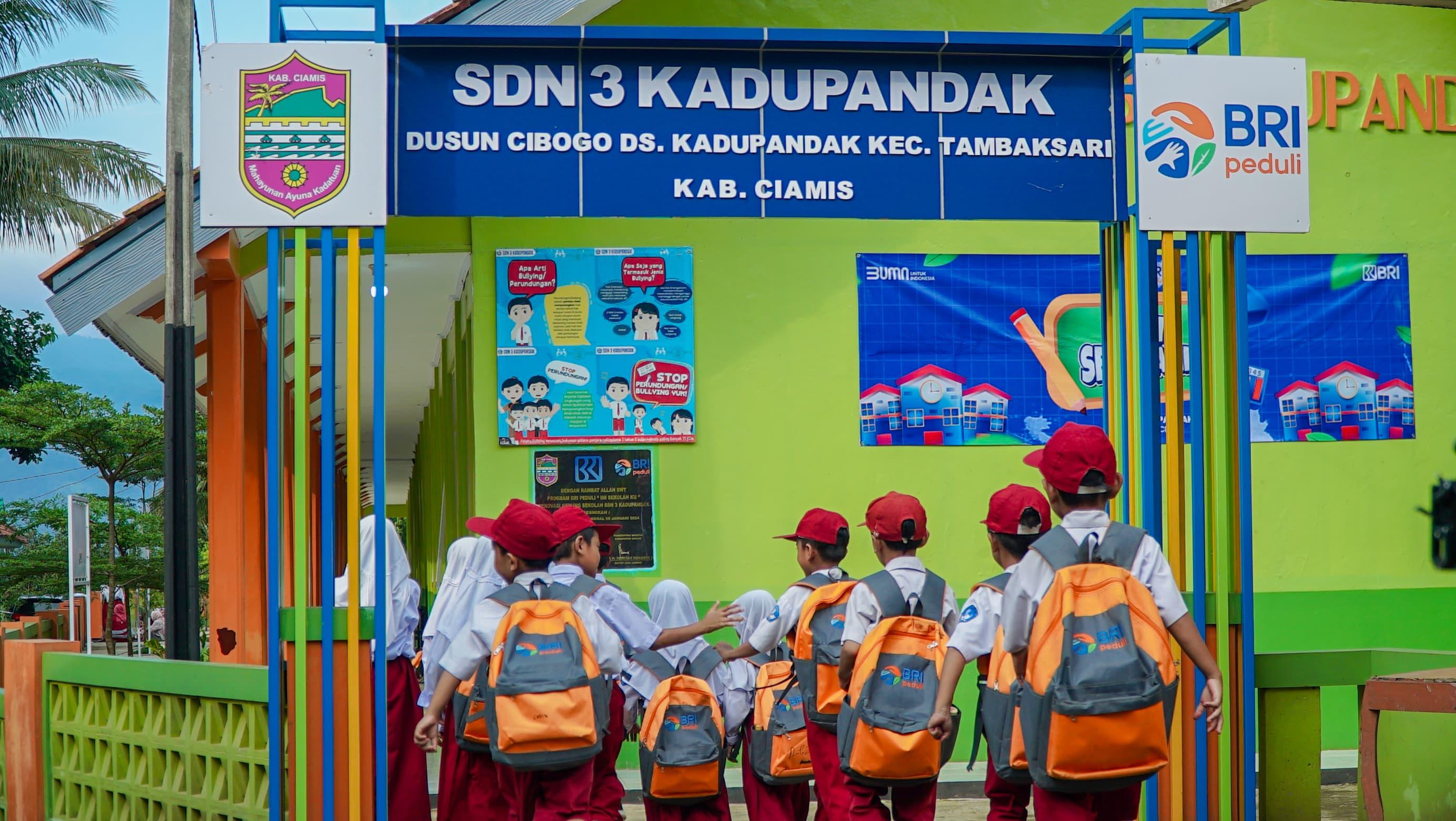 BRI Terus Perluas Program “BRI Peduli Ini Sekolahku” untuk Kemajuan Pendidikan Indonesia