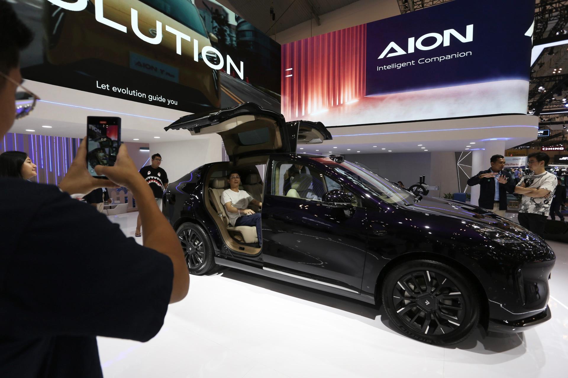 Pabrikan Mobil Listrik AION Mau Boyong MPV 7 Penumpang ke Indonesia